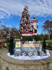 The Warwick Valley Gardeners have decorated Railroad Green for the holiday season.