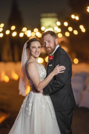 Local couple weds in historic Georgia cemetery