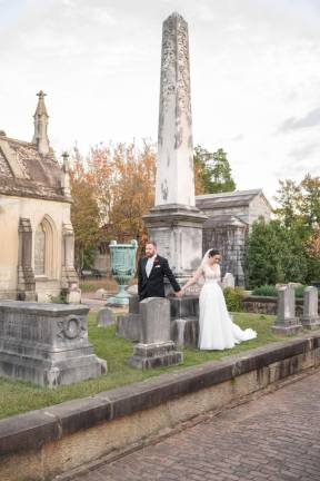 Local couple weds in historic Georgia cemetery