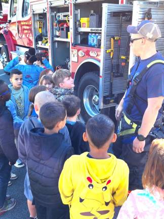 Florida Fire Dept. visits Golden Hill for Fire Prevention Week