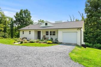 Quiet home in a country setting