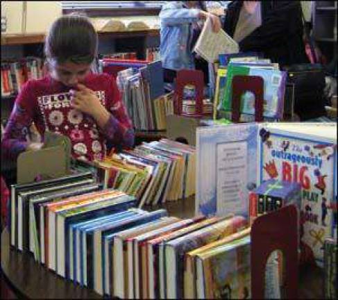 Monroe Free Library hosts its holiday boutique this weekend
