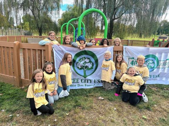 The Park Avenue Elementary School Student Council helped plant the tree.