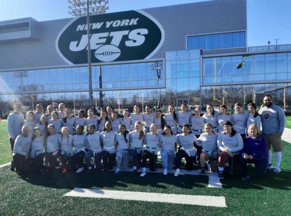 Warwick. Girls flag football kicks off in Wildcat Country