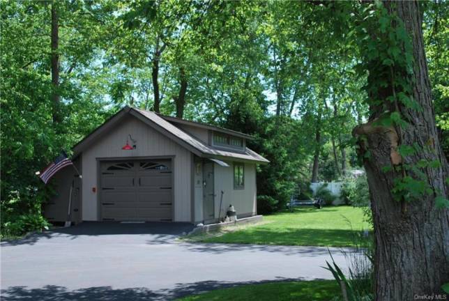 Lakefront living for summer