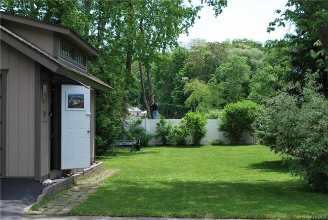 Lakefront living for summer