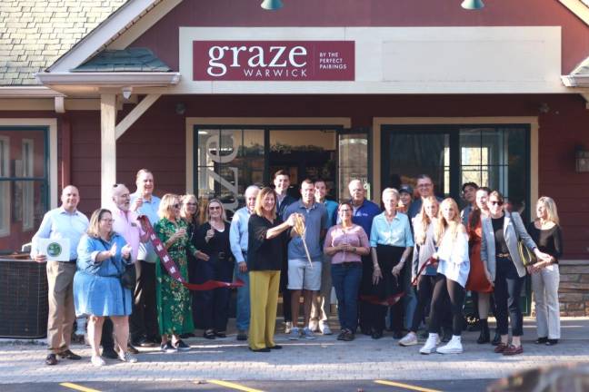 Graze Warwick celebrates opening with ribbon cutting