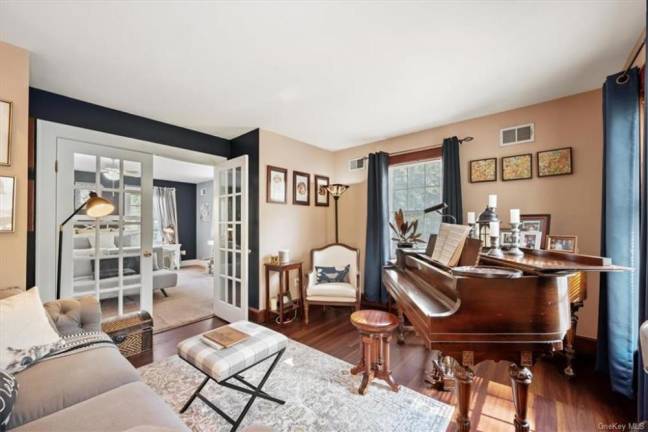 A Warwick gem on nearly two acres