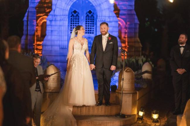 Local couple weds in historic Georgia cemetery