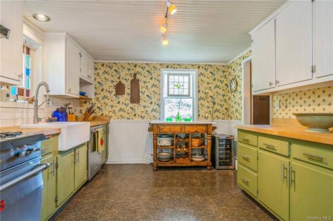 Quaint 1840 home features modern conveniences