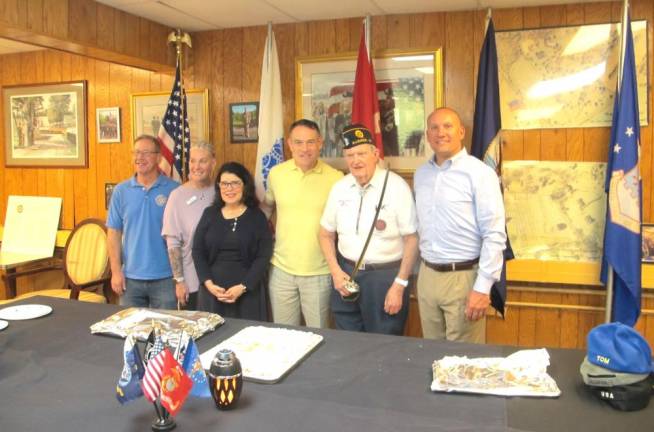 L-R: Rotary President Neil Sinclair; Meg Boyce, VP of programs and services at Hudson Valley Alzheimer’s Association; Sandra Cassese, CEO of Hospice of Orange and Sullivan County; Christian Farrell, director of the Veteran Service Agency of Orange County; Don McFarland, elder statesman of the veteran community; and Warwick Town Supervisor Jesse Dwyer.