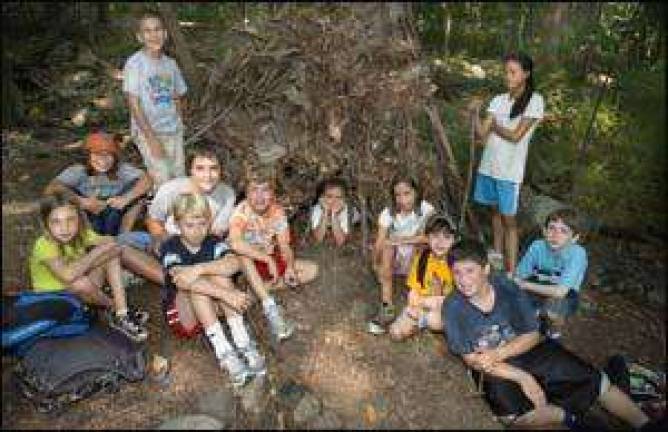 Nature Museum offers after-school programs in wilderness survival and dinosaurs