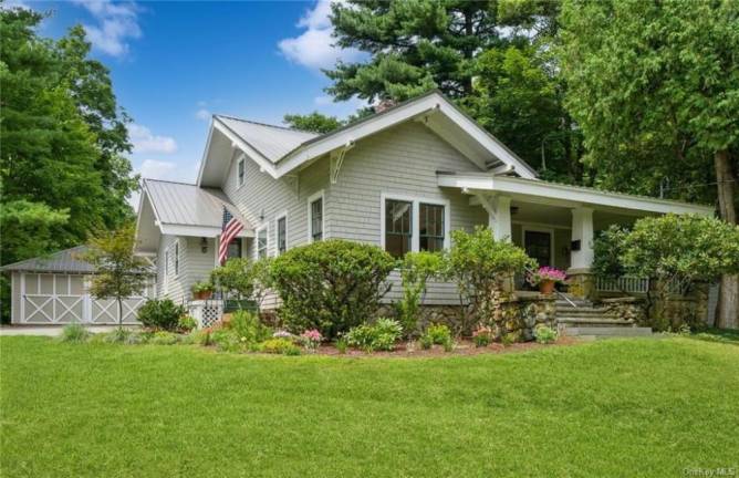 Stately historic home from 1925