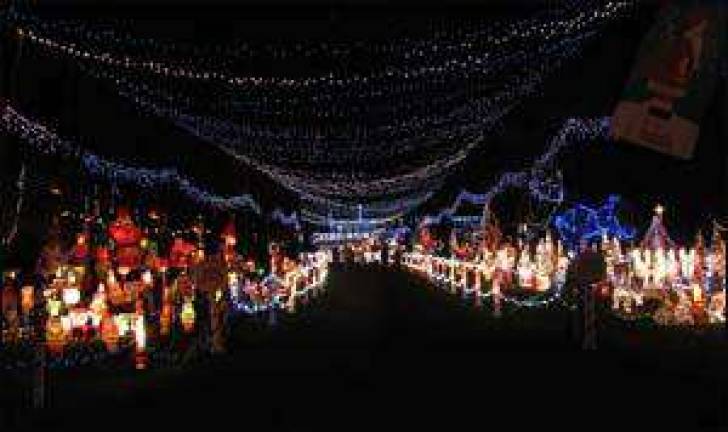 Holiday lights on Spanktown Road